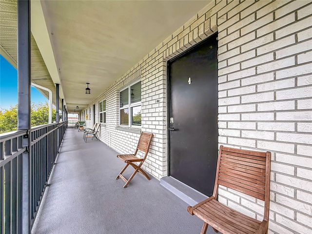 4050 4TH STREET N 304, St Petersburg, FL 33703