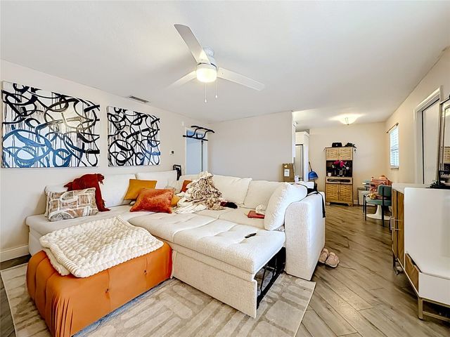 4050 4TH STREET N 304, St Petersburg, FL 33703