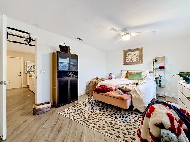 4050 4TH STREET N 304, St Petersburg, FL 33703