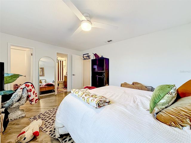 4050 4TH STREET N 304, St Petersburg, FL 33703