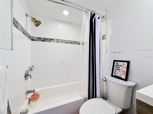 4050 4TH STREET N 304, St Petersburg, FL 33703