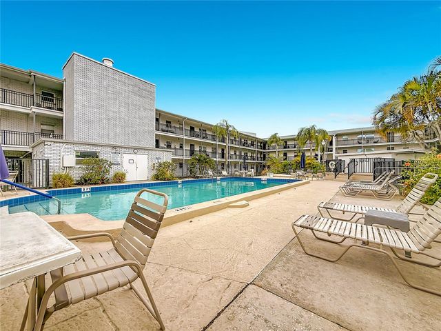 4050 4TH STREET N 304, St Petersburg, FL 33703