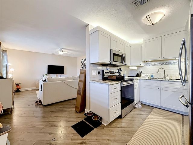 4050 4TH STREET N 304, St Petersburg, FL 33703