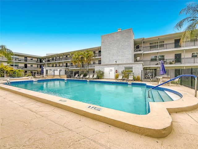 4050 4TH STREET N 304, St Petersburg, FL 33703