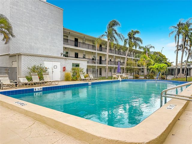 4050 4TH STREET N 304, St Petersburg, FL 33703