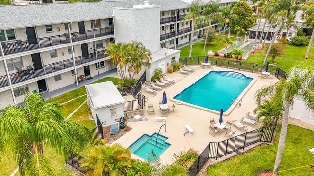 4050 4TH STREET N 304, St Petersburg, FL 33703