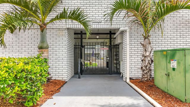 4050 4TH STREET N 304, St Petersburg, FL 33703