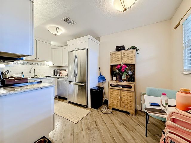 4050 4TH STREET N 304, St Petersburg, FL 33703
