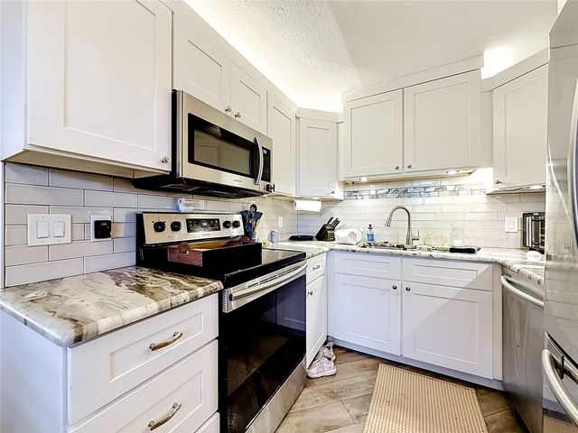 4050 4TH STREET N 304, St Petersburg, FL 33703