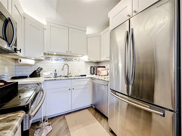 4050 4TH STREET N 304, St Petersburg, FL 33703