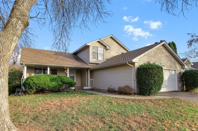 8932 Prestwick Circle N, Brooklyn Park, MN 55443