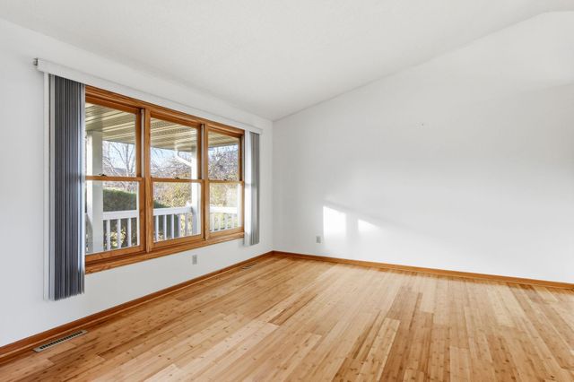 8932 Prestwick Circle N, Brooklyn Park, MN 55443