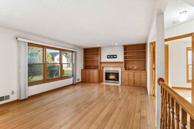 8932 Prestwick Circle N, Brooklyn Park, MN 55443