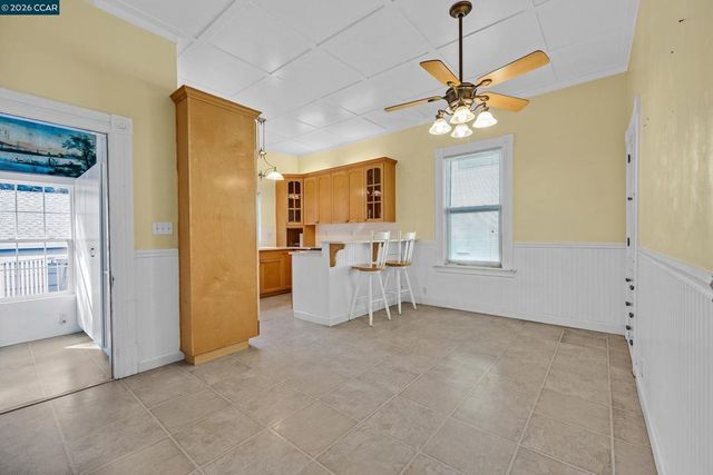 610 Quinan St, Pinole, CA 94564