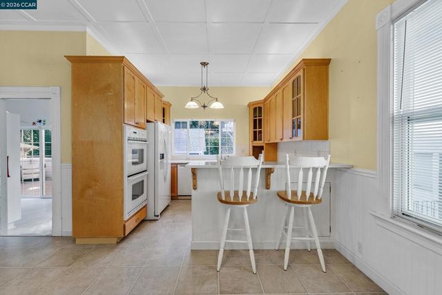 610 Quinan St, Pinole, CA 94564