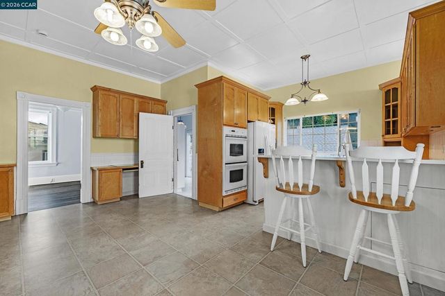 610 Quinan St, Pinole, CA 94564