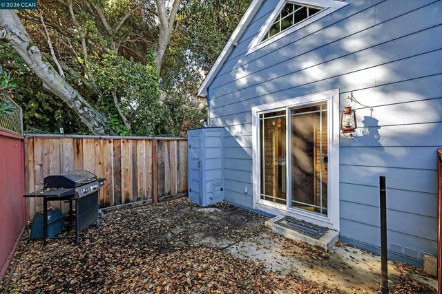 610 Quinan St, Pinole, CA 94564