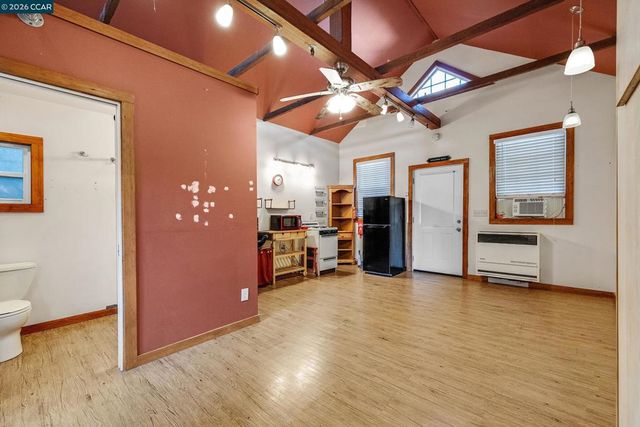 610 Quinan St, Pinole, CA 94564