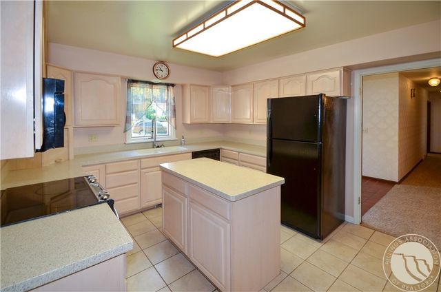 2730 Gregory S, Billings, MT 59102