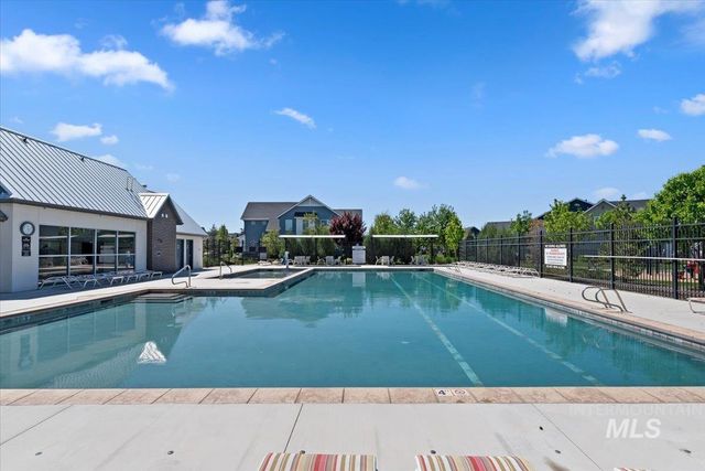 10128 Irongate Dr, Nampa, ID 83687