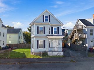 56 Read St, Lowell, MA 01850