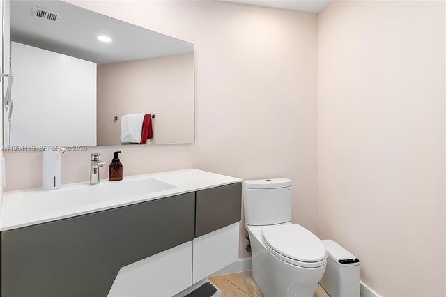 19111 Collins Ave 3307, Sunny Isles Beach, FL 33160