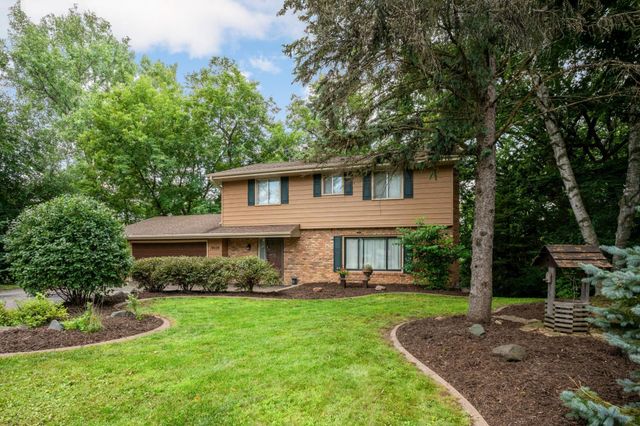 19029 Hanus Circle, Minnetonka, MN 55345