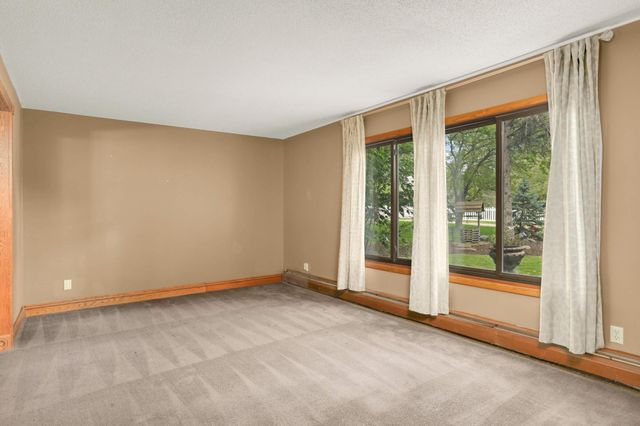 19029 Hanus Circle, Minnetonka, MN 55345