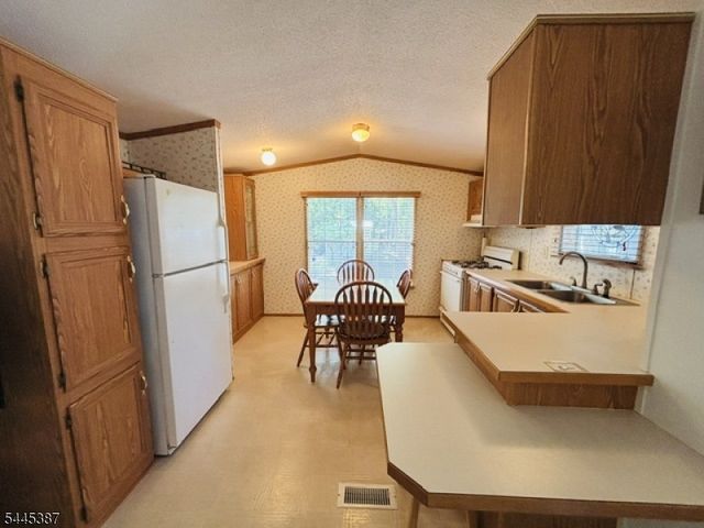 35 Roberts Road, Toms River Township, NJ 08755