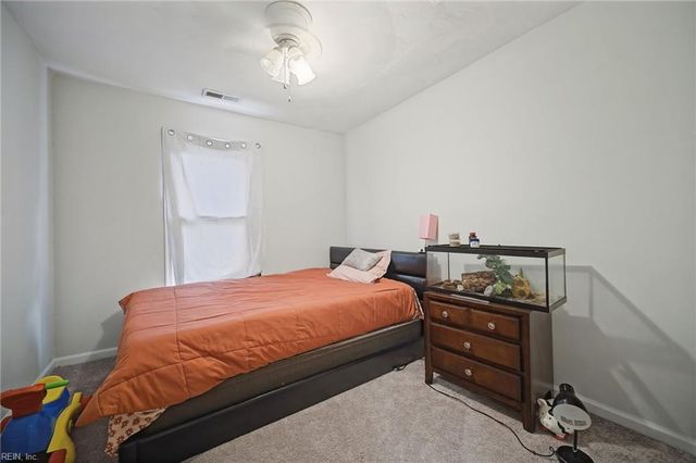 4703 Ashbury LN, Virginia Beach, VA 23462