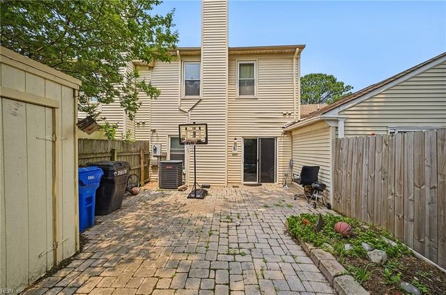 4703 Ashbury LN, Virginia Beach, VA 23462