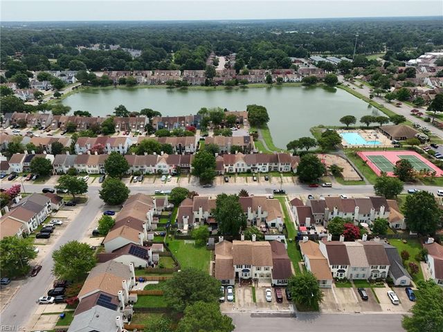 4703 Ashbury LN, Virginia Beach, VA 23462