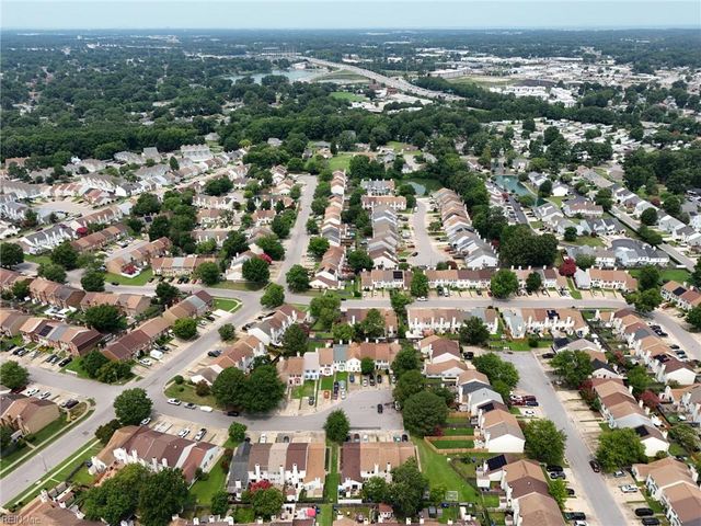 4703 Ashbury LN, Virginia Beach, VA 23462