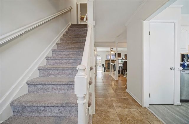 4703 Ashbury LN, Virginia Beach, VA 23462