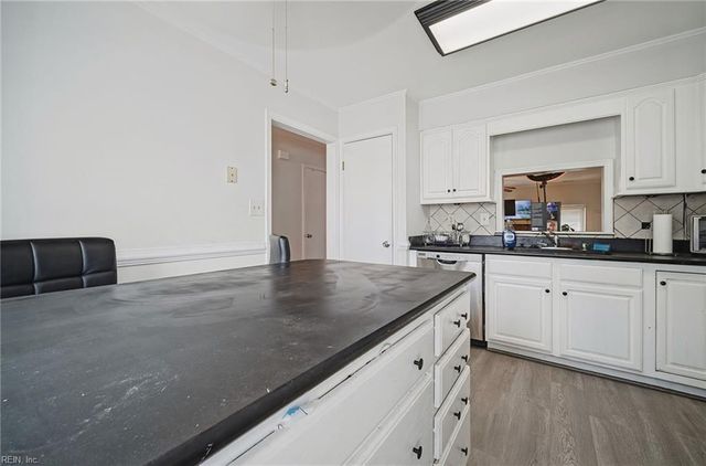 4703 Ashbury LN, Virginia Beach, VA 23462
