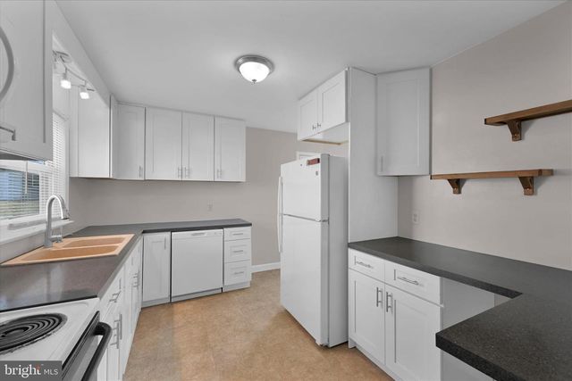 535 N LOCUST ST, Elizabethtown, PA 17022