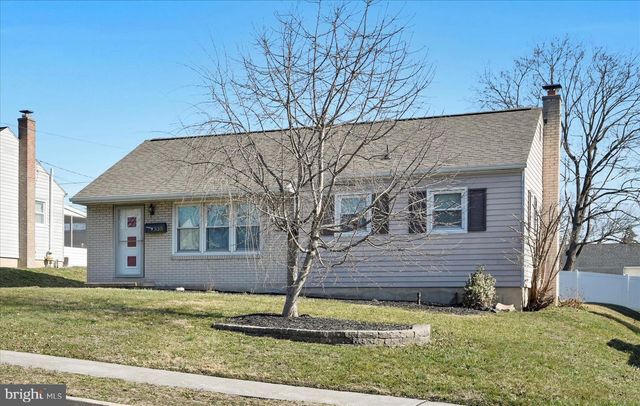 535 N LOCUST ST, Elizabethtown, PA 17022