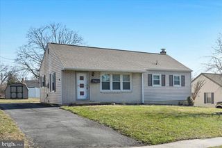 535 N LOCUST ST, Elizabethtown, PA 17022