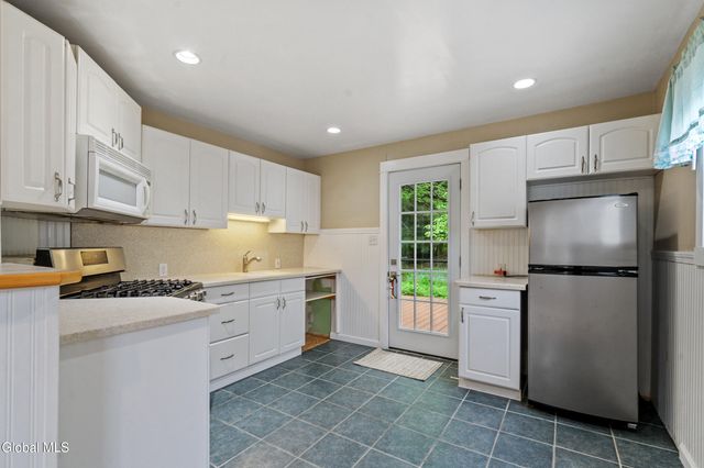 5 Mary Hadge Drive, Colonie, NY 12309