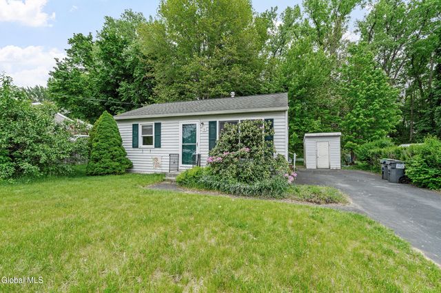 5 Mary Hadge Drive, Colonie, NY 12309