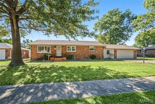 2316 Saint Bernard Avenue, Granite City, IL 62040