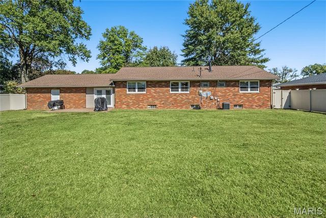 2316 Saint Bernard Avenue, Granite City, IL 62040