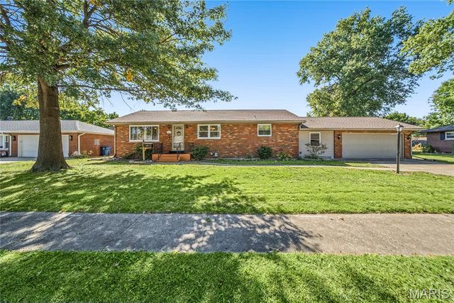 2316 Saint Bernard Avenue, Granite City, IL 62040
