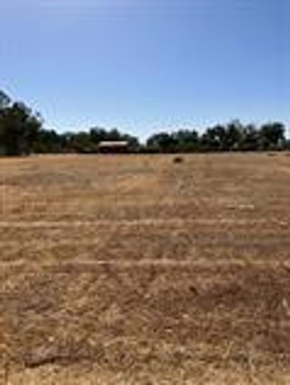 Image 1 of property listing at 6960 N Highland Avenue, Clovis, CA 93619