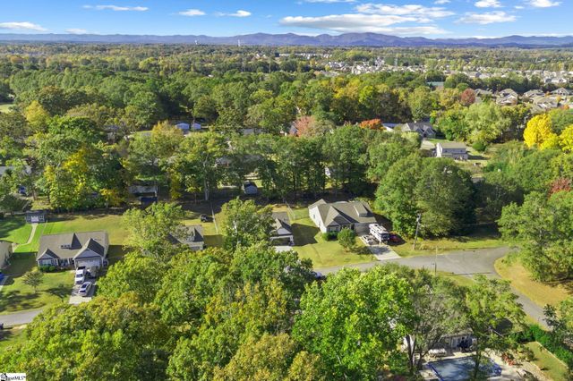 102 Somerset Drive, Lyman, SC 29365