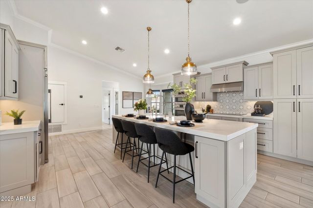 10180 E LARKSPUR Drive, Scottsdale, AZ 85260