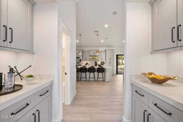 10180 E LARKSPUR Drive, Scottsdale, AZ 85260