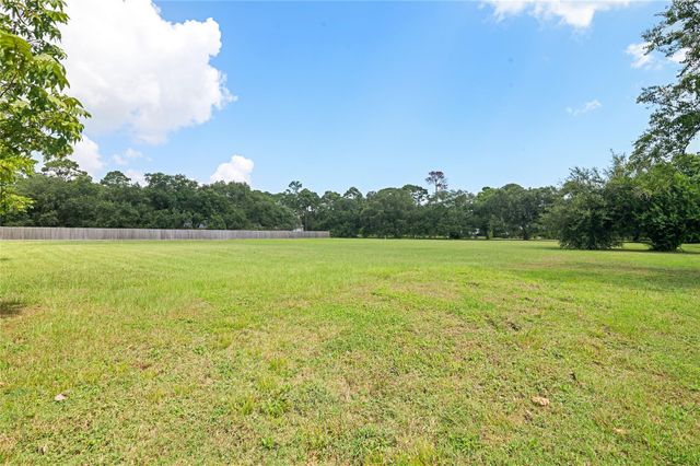7 Middleton Street, Bayview, TX 77518