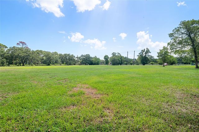 7 Middleton Street, Bayview, TX 77518