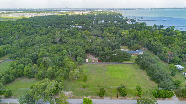 7 Middleton Street, Bayview, TX 77518